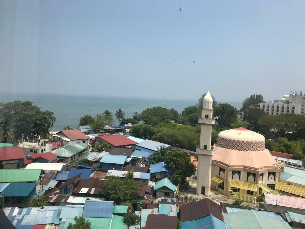 By The Sea Beach Front Apartment Batu Ferringhi Exterior photo
